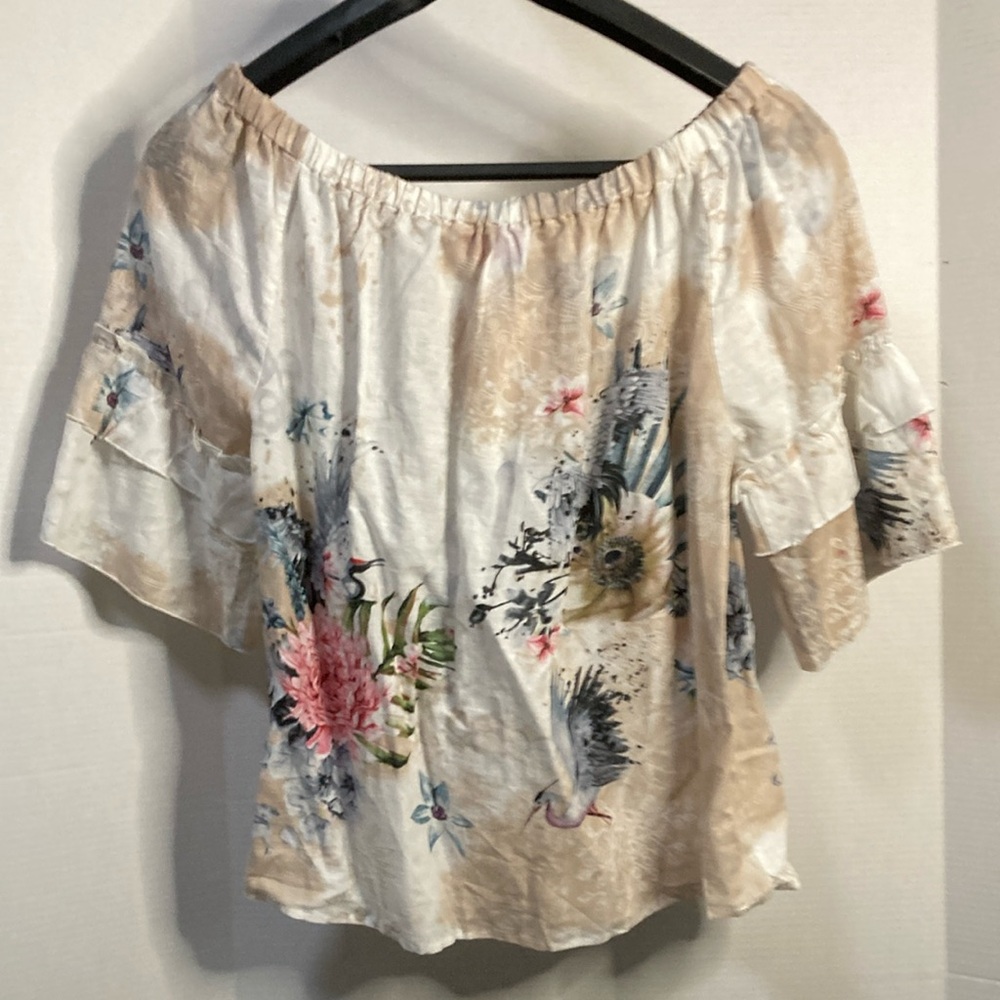 Tan Flutter Sleeve Ruffled Blouse - Picture 3 of 10